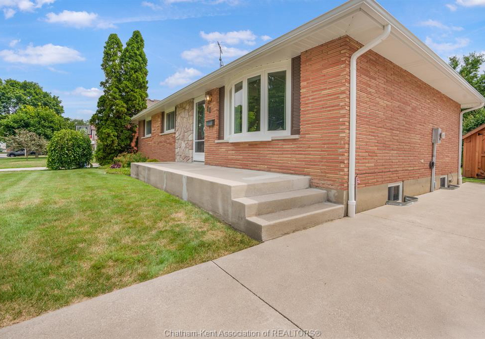 66-holland-avenue-chatham-ontario-26017510