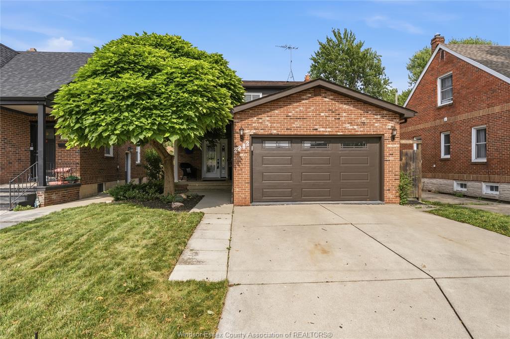 2282-woodlawn-windsor-ontario-26017513