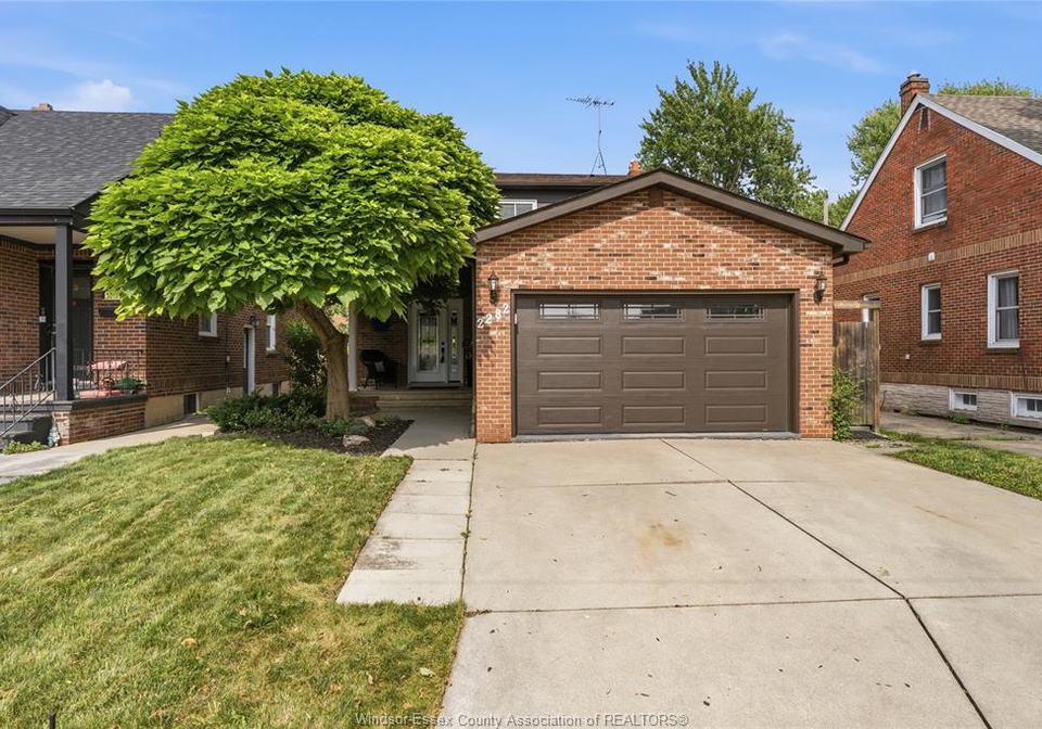 2282-woodlawn-windsor-ontario-26017513