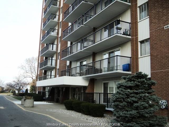 8591-riverside-drive-east-windsor-ontario-26017531