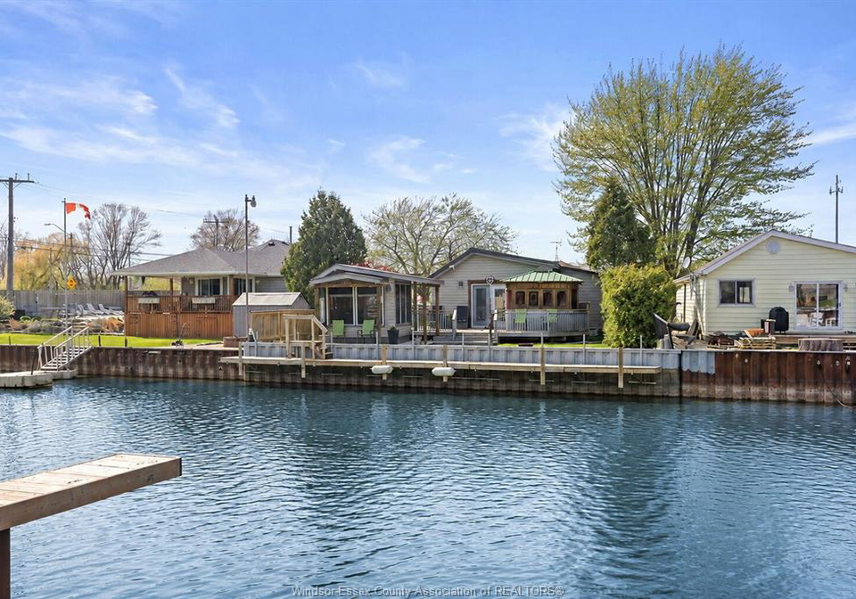 192-mill-lakeshore-ontario-26017538