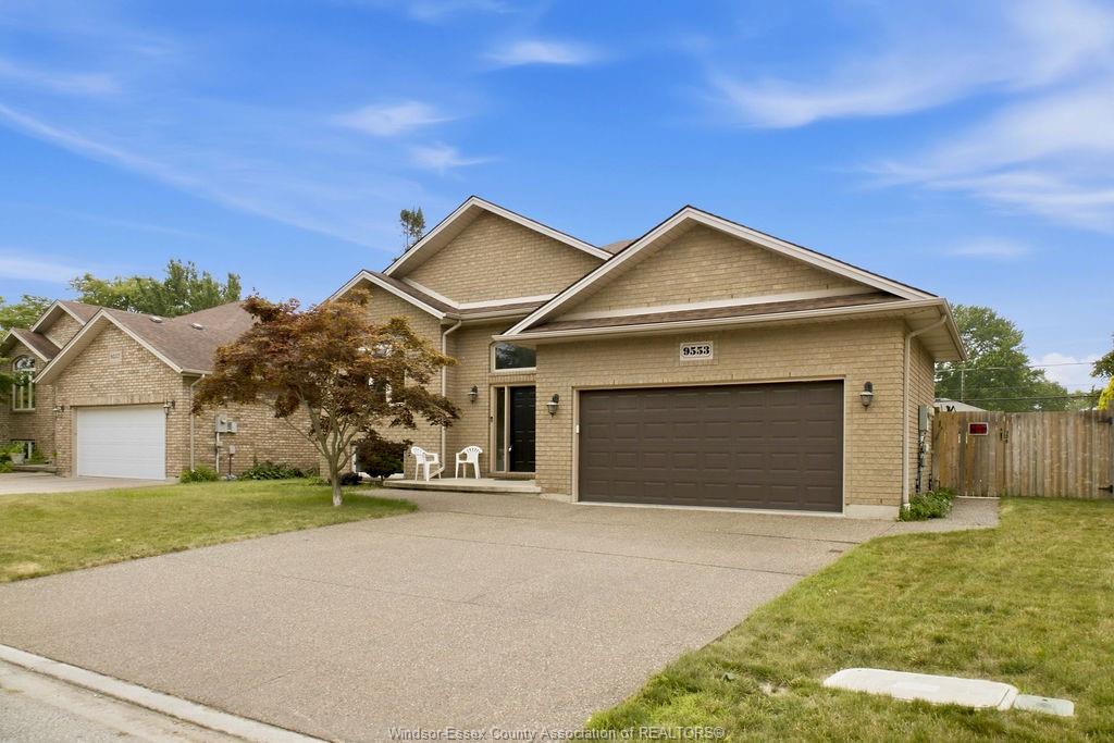 9553-manitou-windsor-ontario-26017544