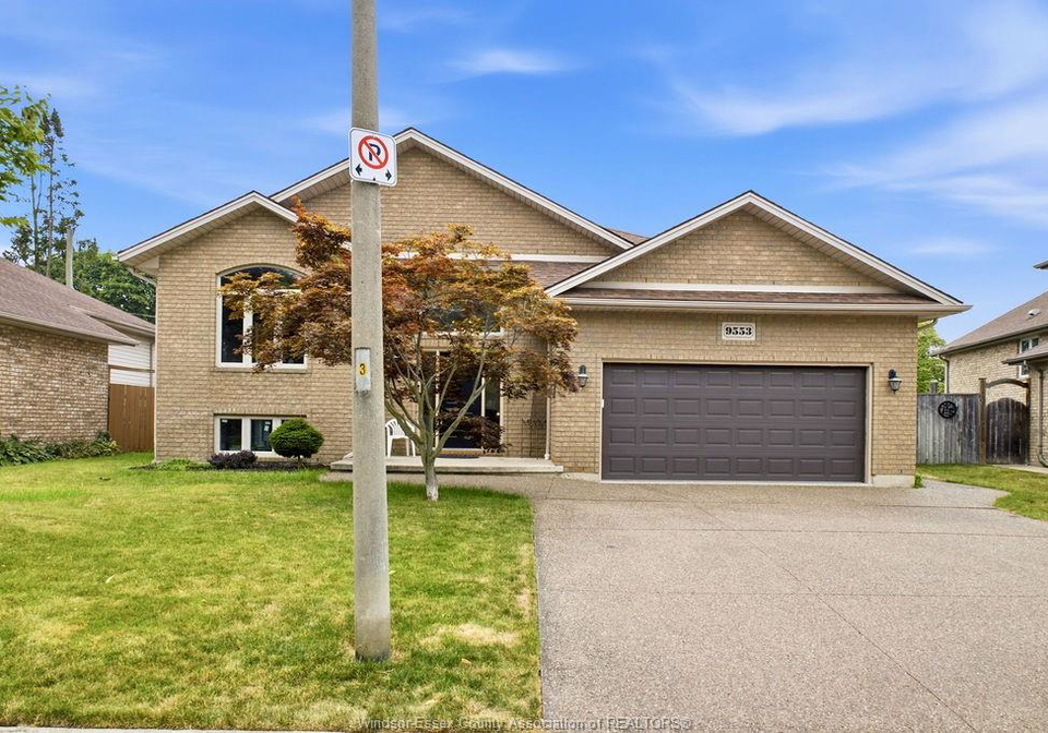 9553-manitou-windsor-ontario-26017544