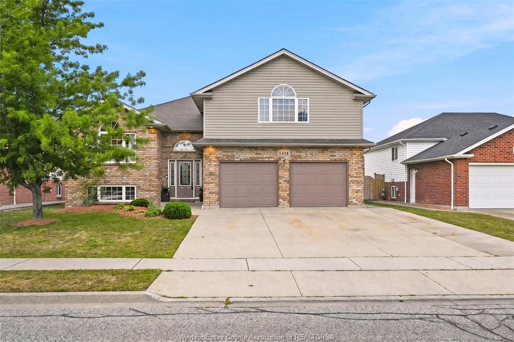 1414-girard-drive-lakeshore-ontario-26017557
