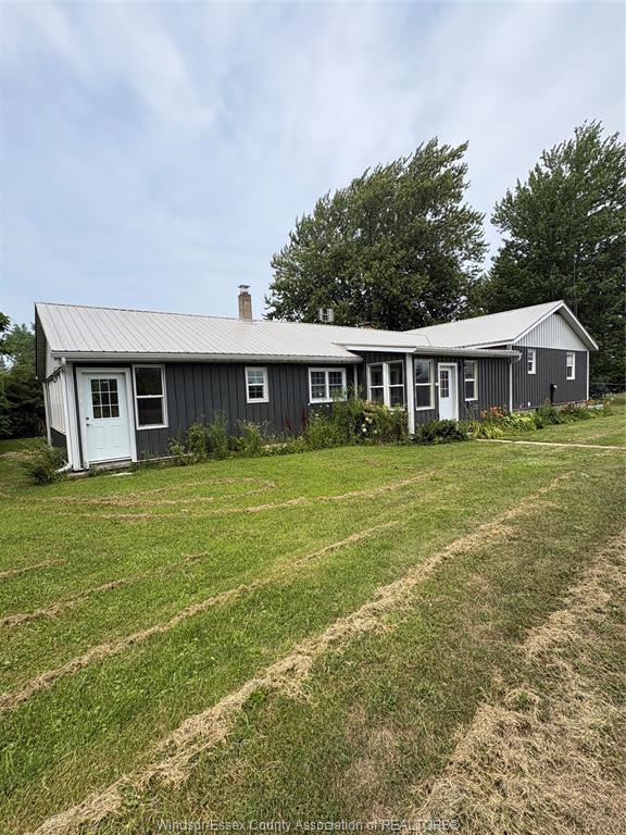 949-east-west-road-pelee-island-ontario-26017558