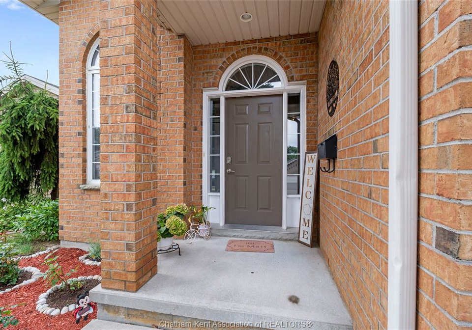 90-taylor-trail-chatham-ontario-26017563