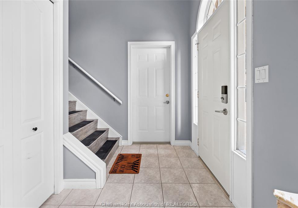 90-taylor-trail-chatham-ontario-26017563