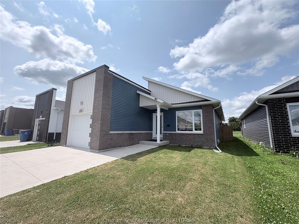 243-manning-drive-chatham-ontario-26017571
