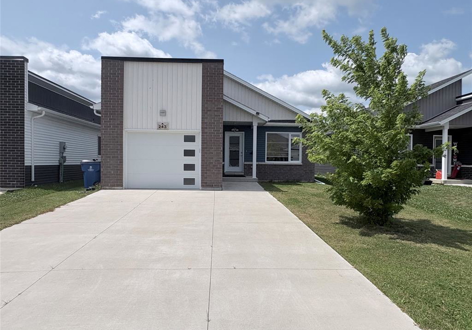 243-manning-drive-chatham-ontario-26017571