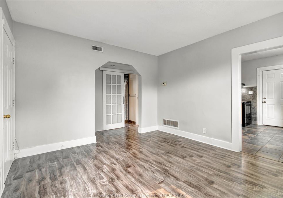 844-ellrose-avenue-windsor-ontario-26017578