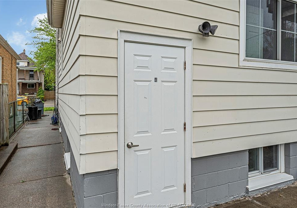 759-pierre-avenue-windsor-ontario-26017601