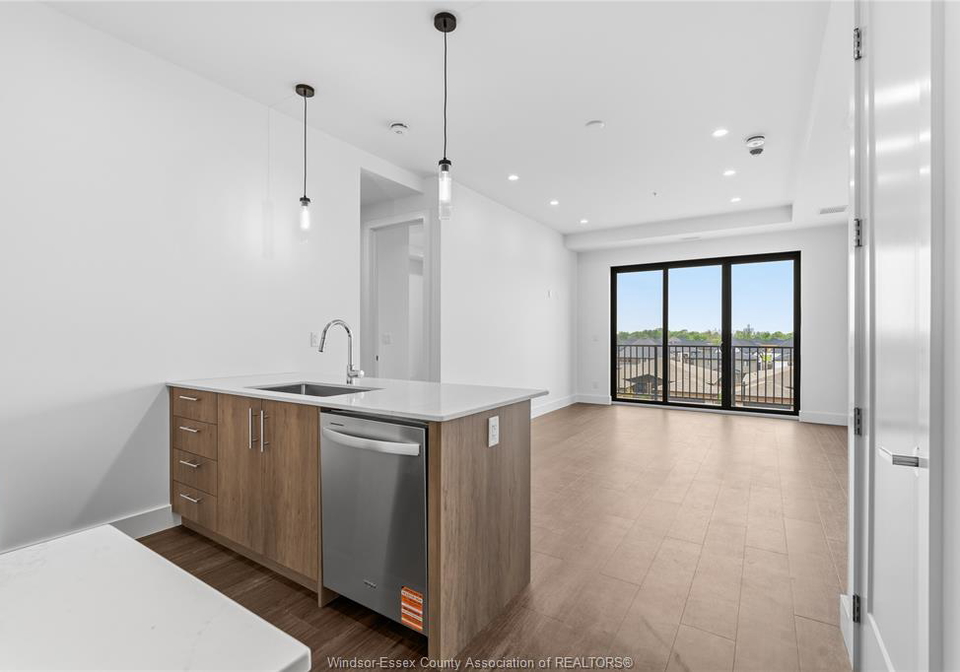 595-lily-mac-windsor-ontario-26017615