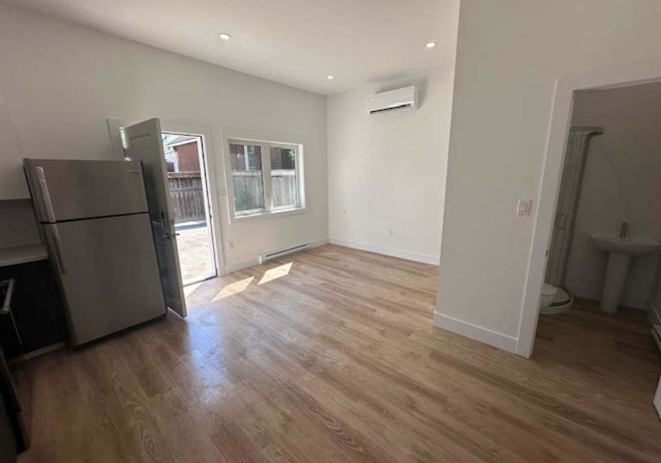 1227-curry-avenue-windsor-ontario-26017621