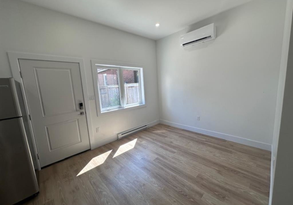 1227-curry-avenue-windsor-ontario-26017621