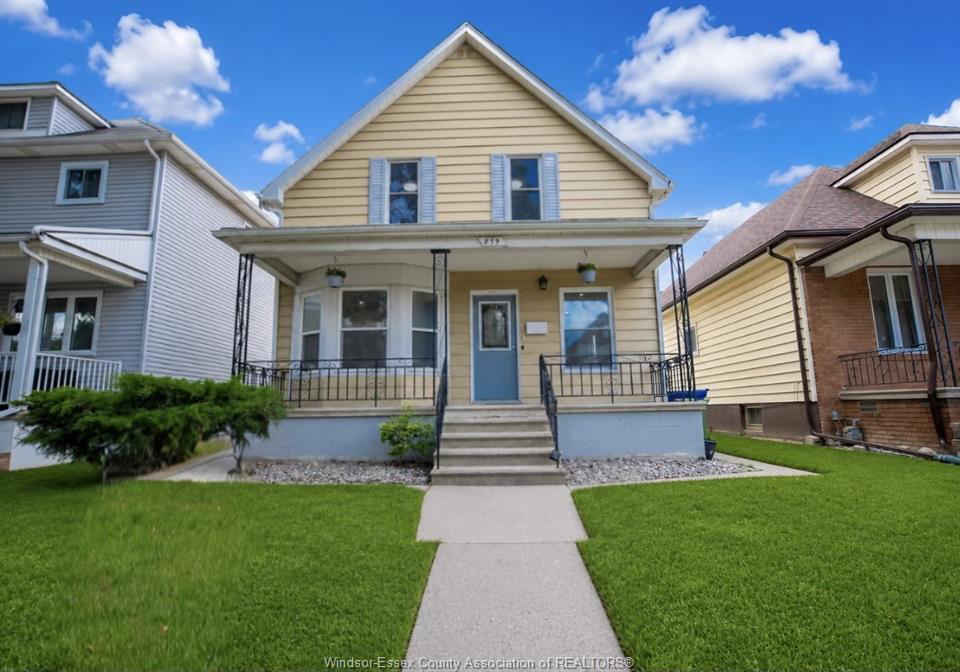 859-pierre-windsor-ontario-26017624