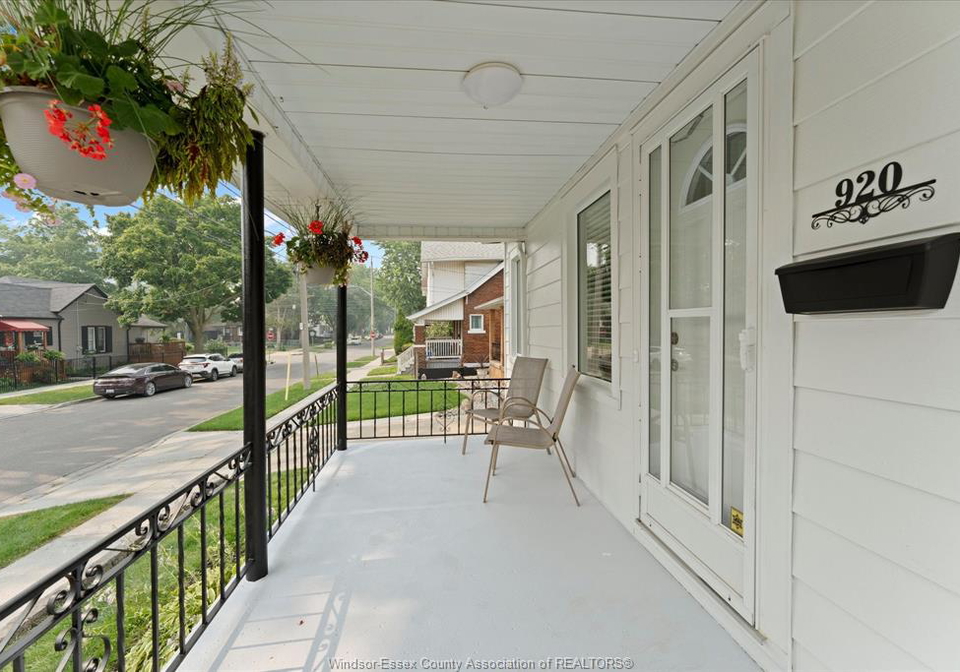 920-louis-windsor-ontario-26017630