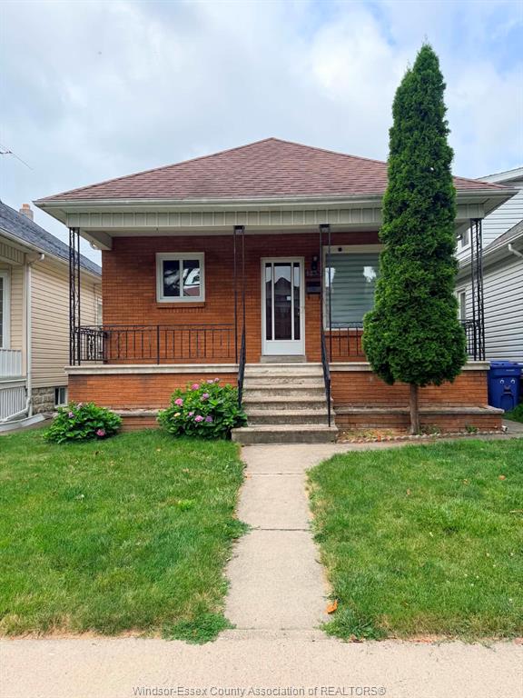 1233-lincoln-windsor-ontario-26017633