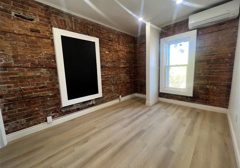429-wyandotte-windsor-ontario-26017636