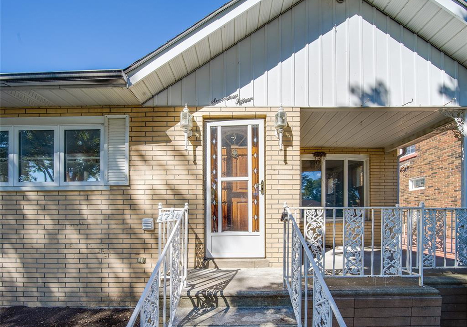 1715-alexis-road-windsor-ontario-26017643