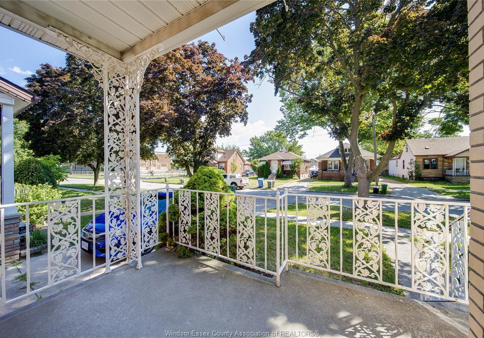 1715-alexis-road-windsor-ontario-26017643