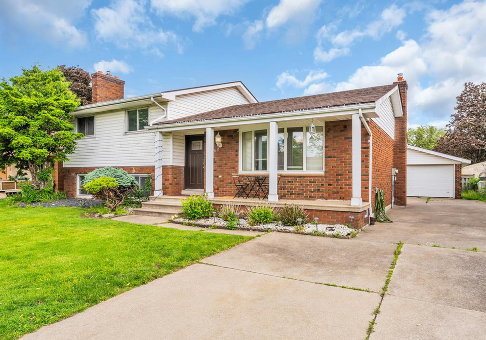 2976-buttery-court-windsor-ontario-26017655