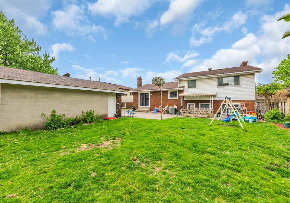 2976-buttery-court-windsor-ontario-26017655