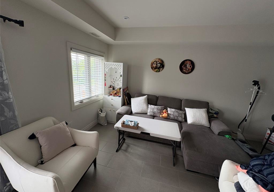 233-watson-windsor-ontario-26017656