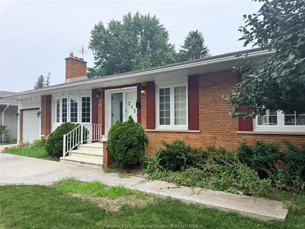2450-academy-drive-windsor-ontario-26017661