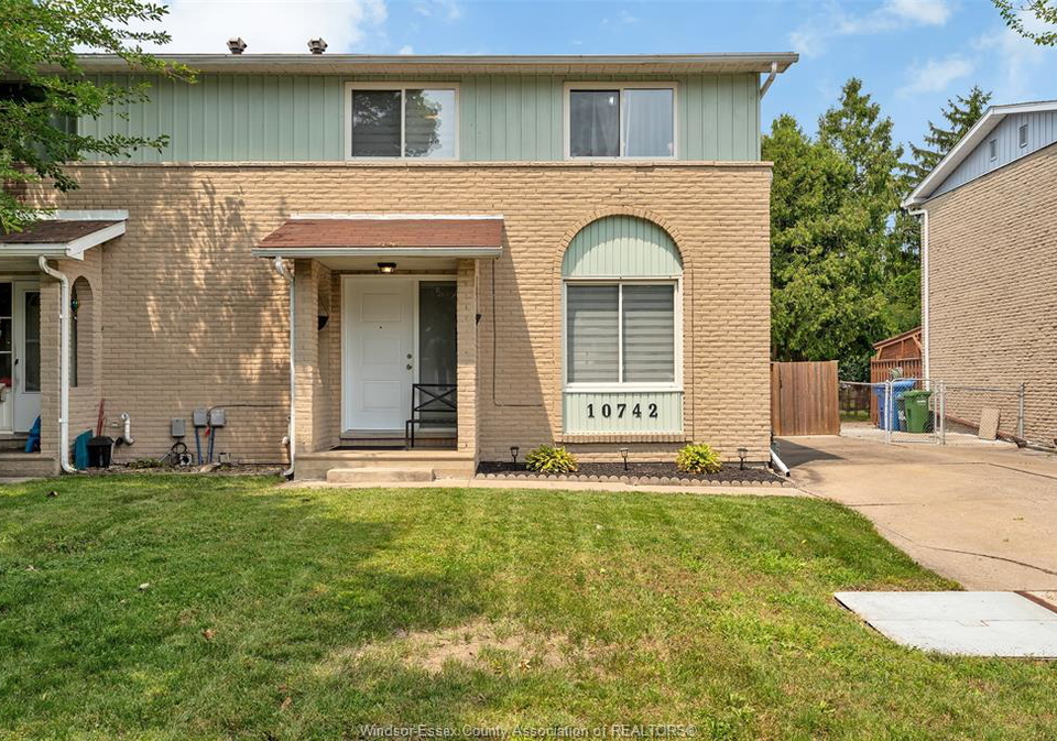 10742-atwater-windsor-ontario-26017696