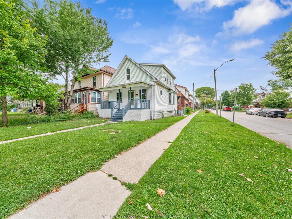 1096-hall-windsor-ontario-26017702