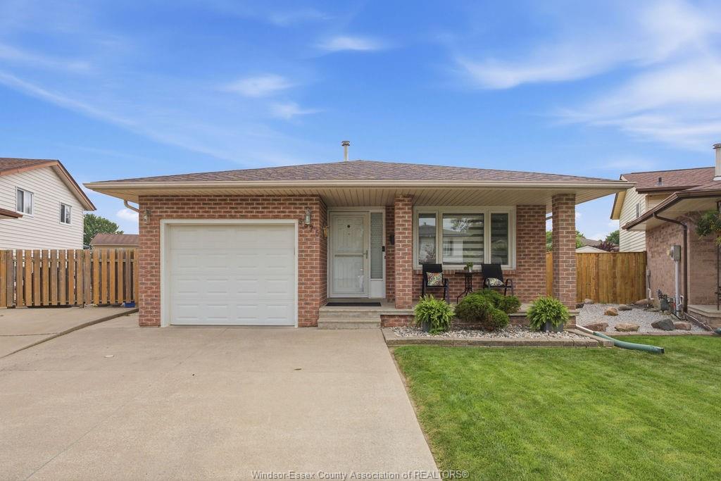 3375-dolphin-court-windsor-ontario-26017713
