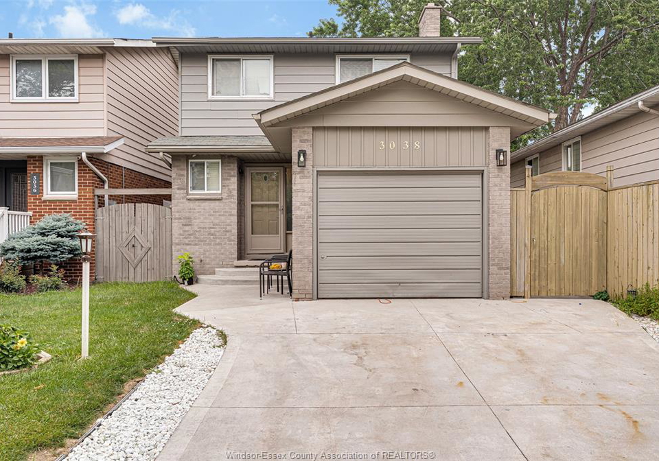 3038-brimley-windsor-ontario-26017728