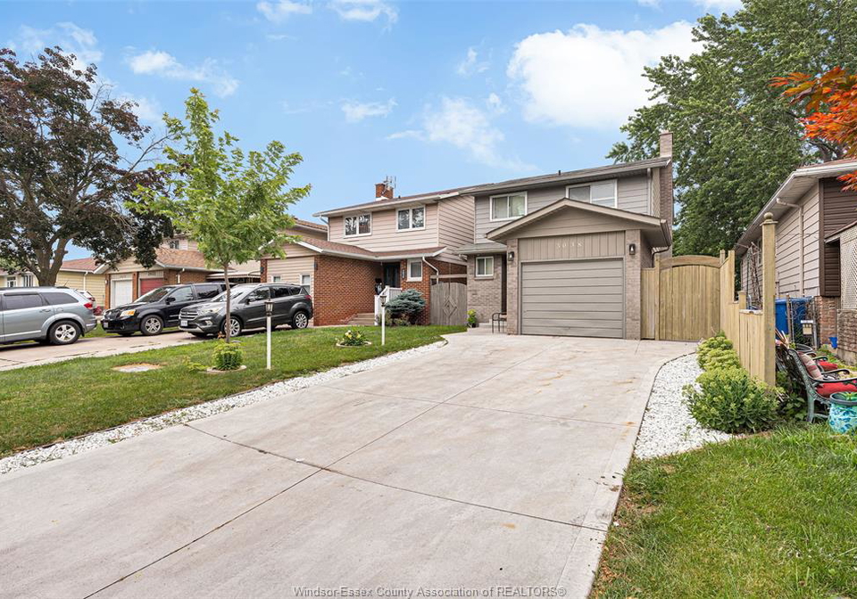 3038-brimley-windsor-ontario-26017728