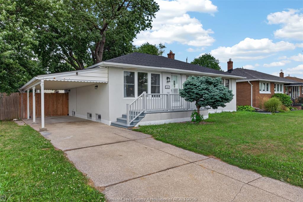 1302-josephine-windsor-ontario-26017736