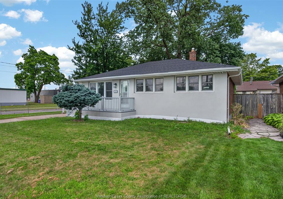 1302-josephine-windsor-ontario-26017736