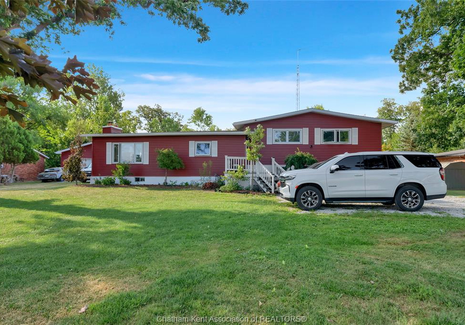 5442-queens-line-tilbury-ontario-26017741
