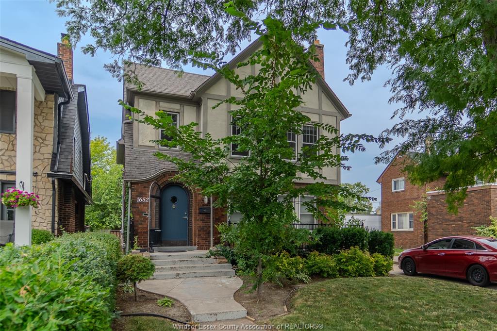 1652-victoria-avenue-windsor-ontario-26017758