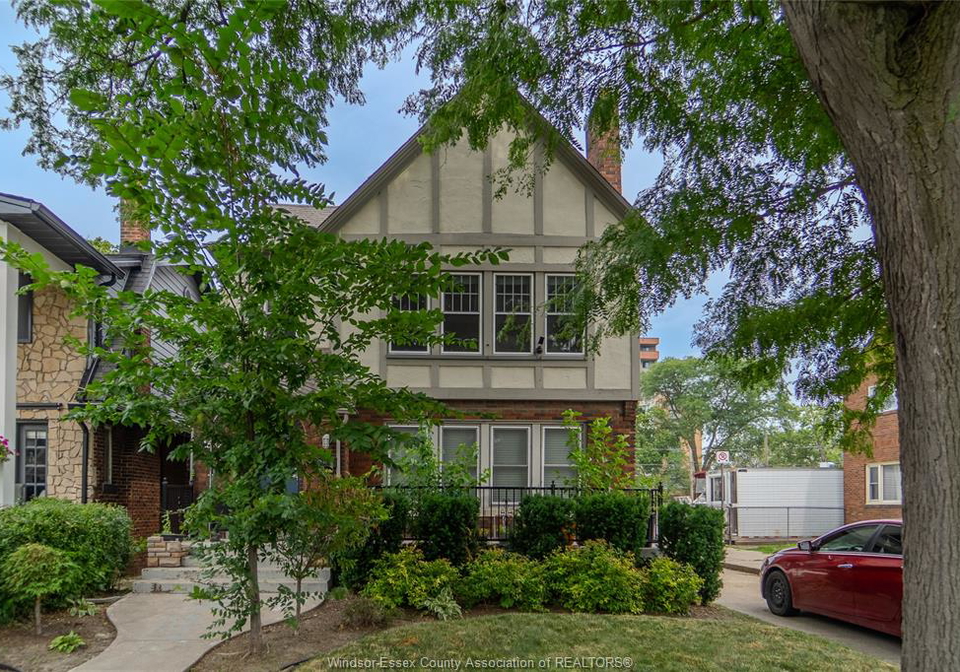 1652-victoria-avenue-windsor-ontario-26017758