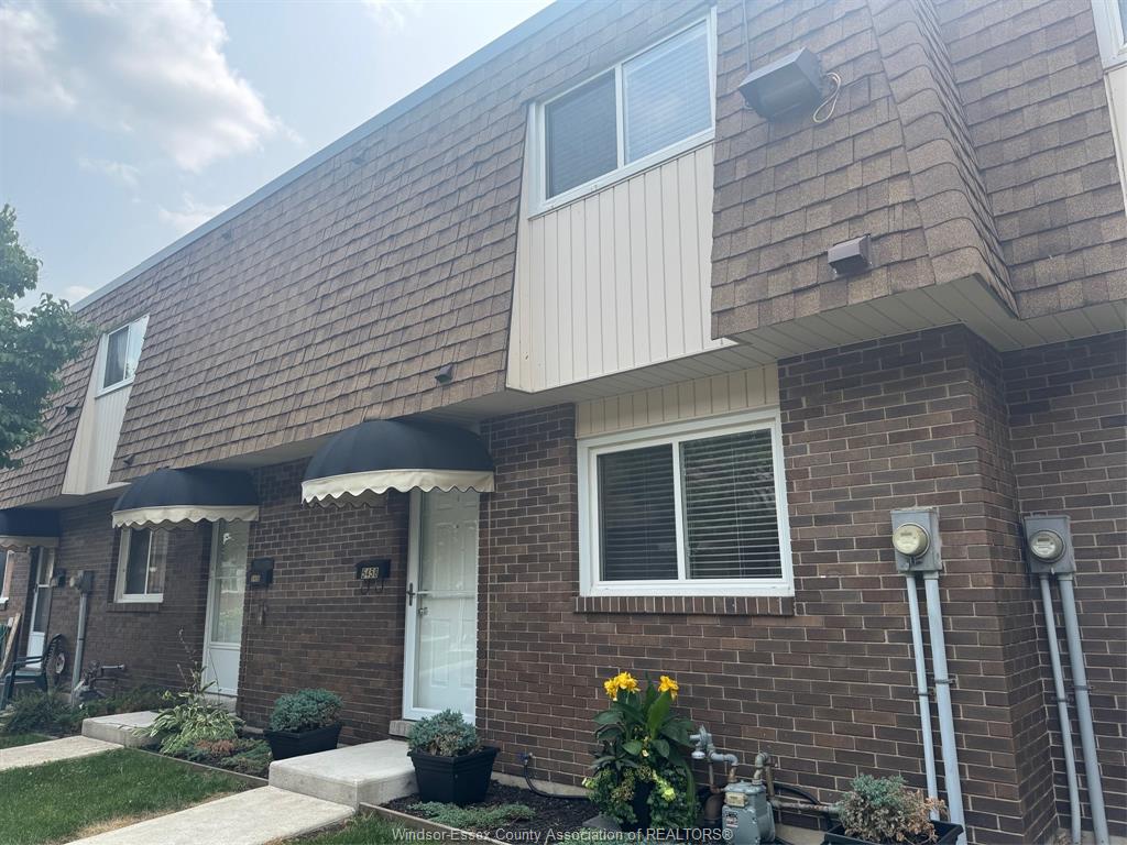 5458-lasalline-avenue-windsor-ontario-26017759
