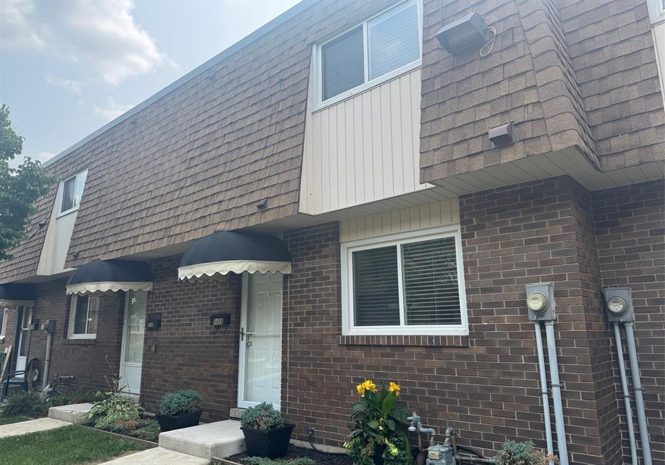 5458-lasalline-avenue-windsor-ontario-26017759