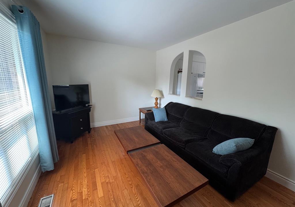 5458-lasalline-avenue-windsor-ontario-26017759