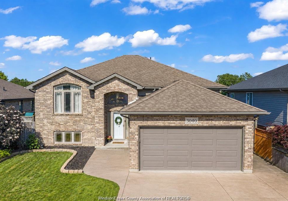3040-troup-crescent-upper-windsor-ontario-26017765