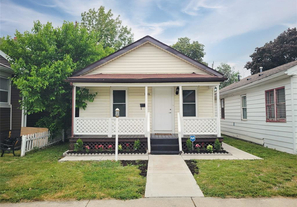 1626-albert-windsor-ontario-26017775