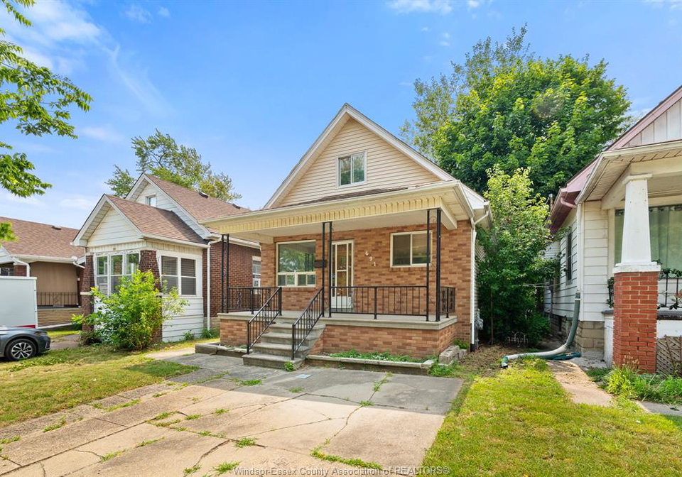 691-randolph-windsor-ontario-26017779