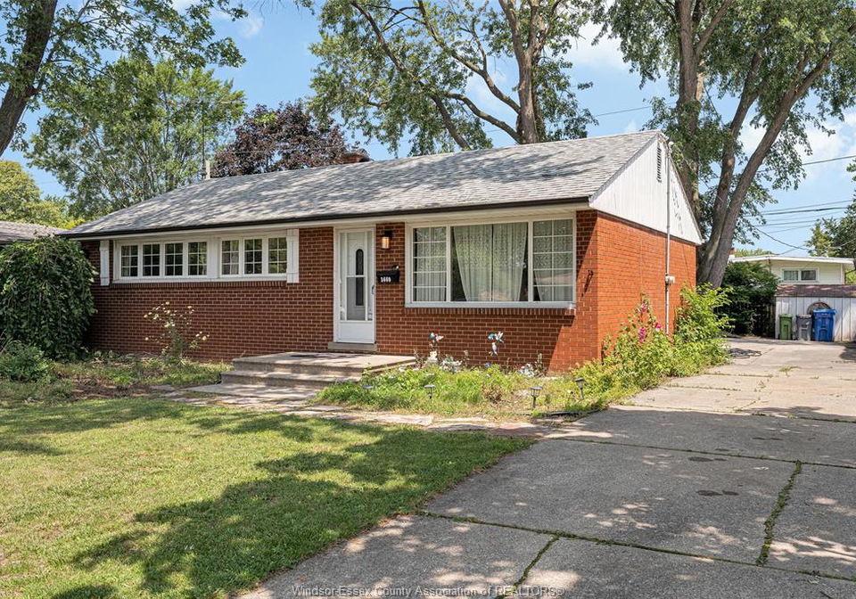3660-roxborough-windsor-ontario-26017796