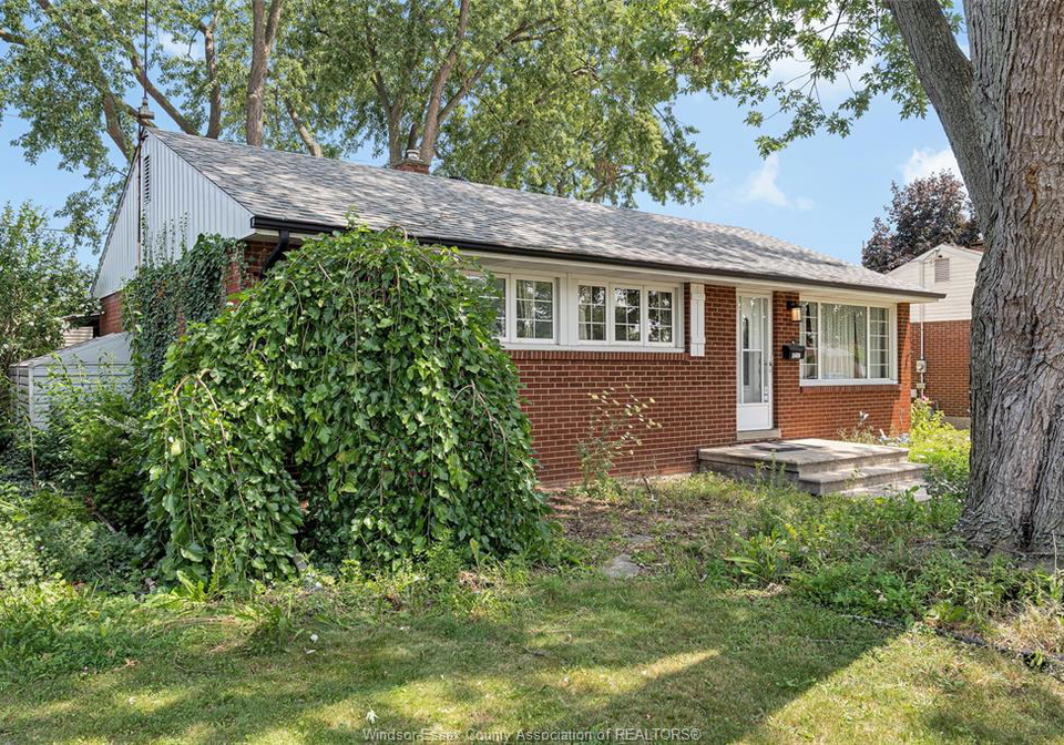 3660-roxborough-windsor-ontario-26017796