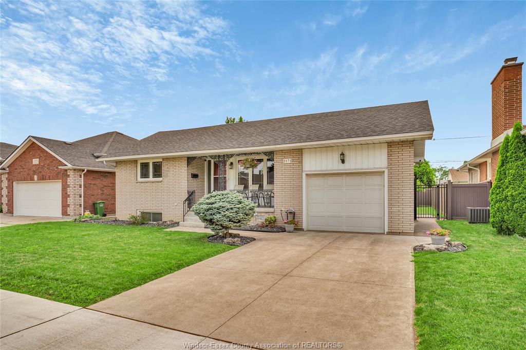 2171-woodlawn-avenue-windsor-ontario-26017801