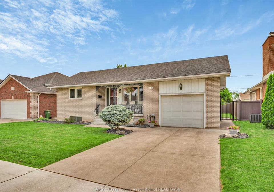 2171-woodlawn-avenue-windsor-ontario-26017801
