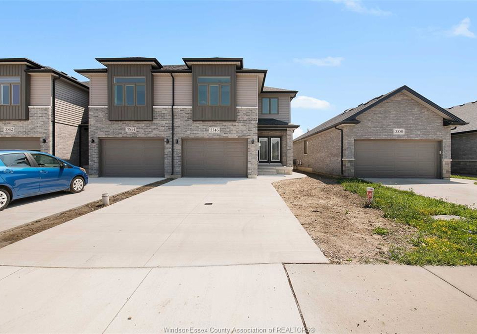 3546-hallee-windsor-ontario-26017824
