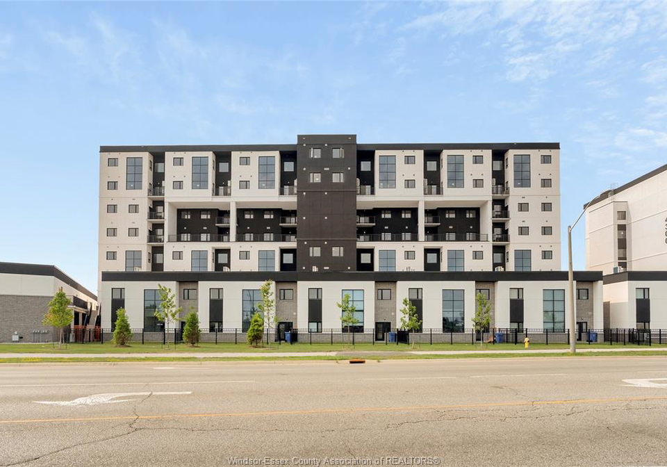 4400-laurier-parkway-lasalle-ontario-26017826